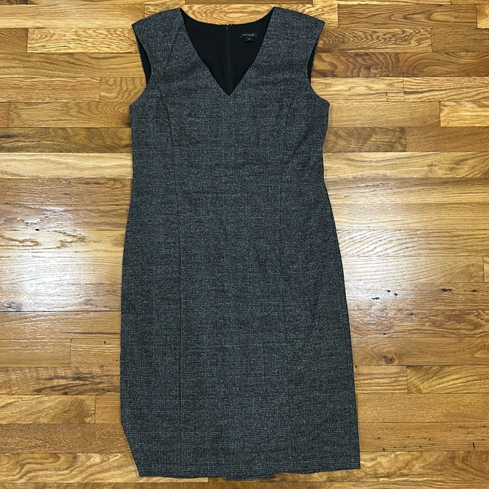 Size 10 Ann Taylor V Neck wool blend work dress